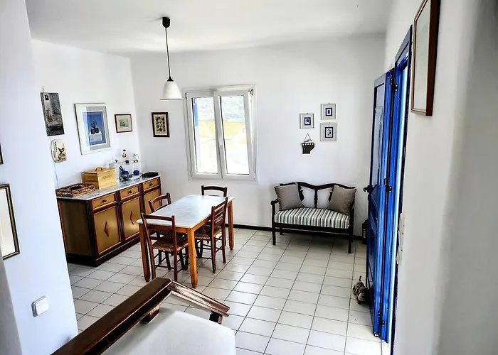 Cycladic Horizon Island By Hostandros バトシ